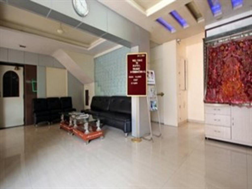 Hotel Tourist International Пюн Екстериор снимка