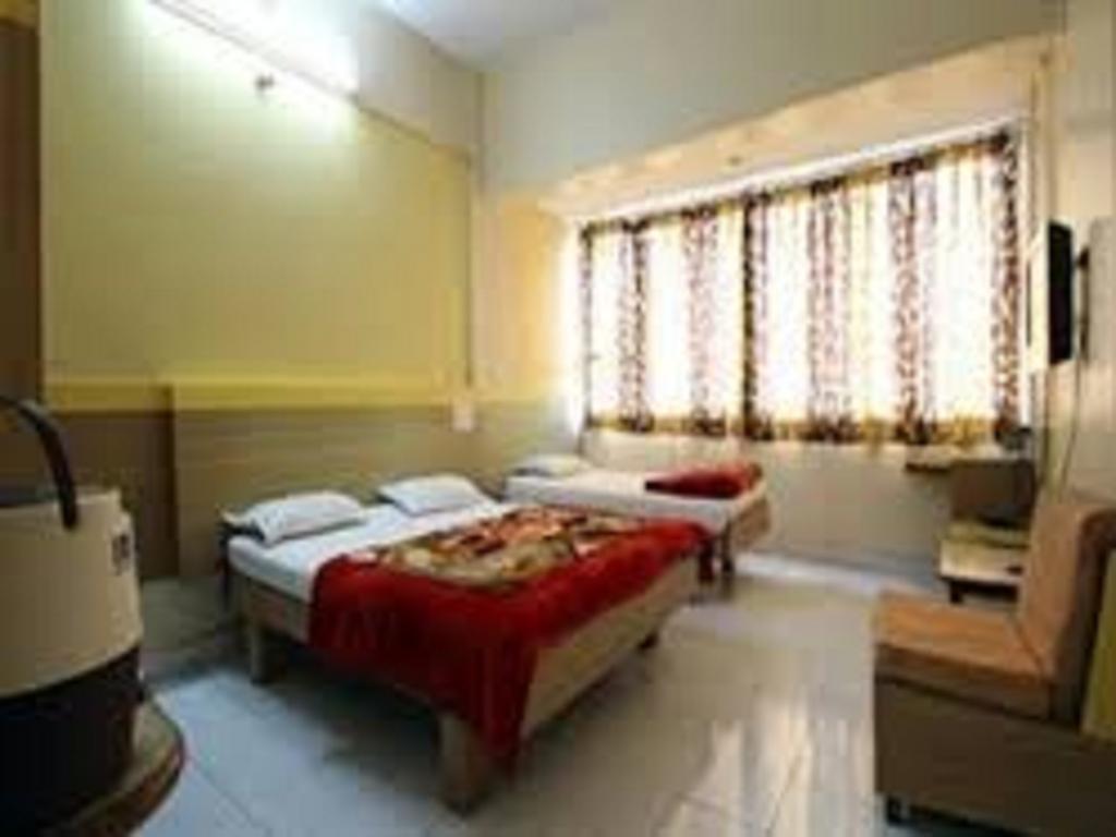 Hotel Tourist International Пюн Екстериор снимка
