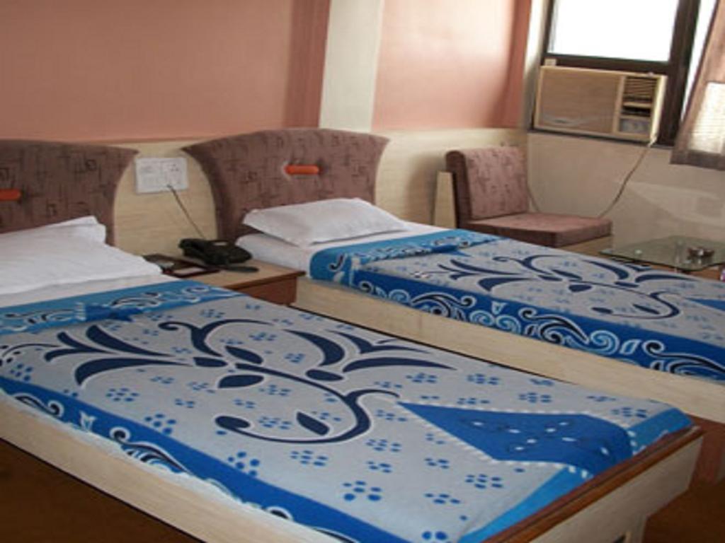 Hotel Tourist International Пюн Екстериор снимка